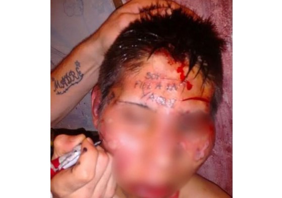 Horror en Mendoza: le tatuaron la frente a un preso | Actualidad