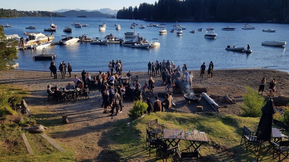 La Angostura: fiesta clandestina en la playa | Actualidad