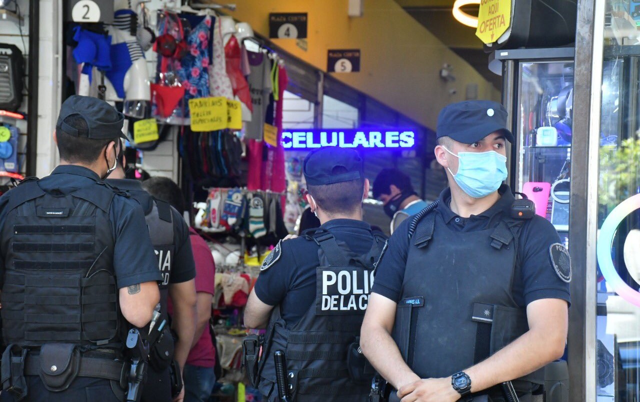 Golpe a la venta ilegal de celulares: 10 detenidos, casi 300 equipos secuestrados y cinco clausuras en Balvanera | Actualidad