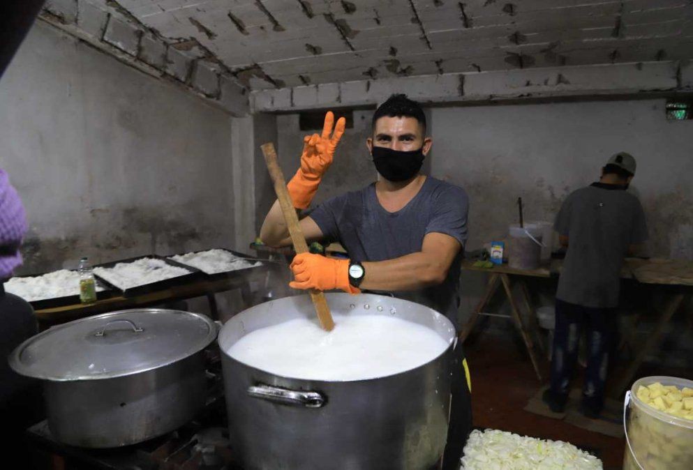 Trabajadores de comedores comunitarios reclaman que también se les aplique la vacuna | Actualidad