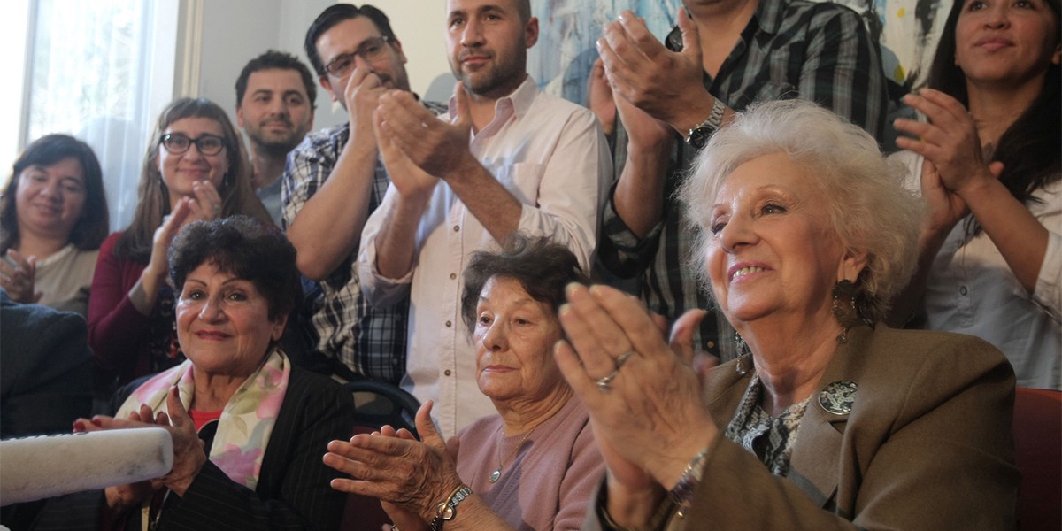 Las Abuelas de Plaza de Mayo recuperaron al nieto número 122 | Actualidad
