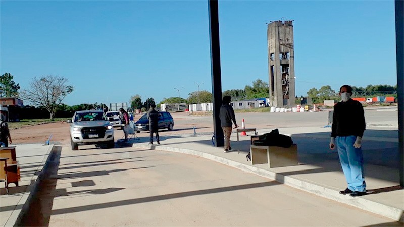 Uruguay reabre parcialmente sus fronteras: podrán entrar locales y extranjeros residentes | Internacionales