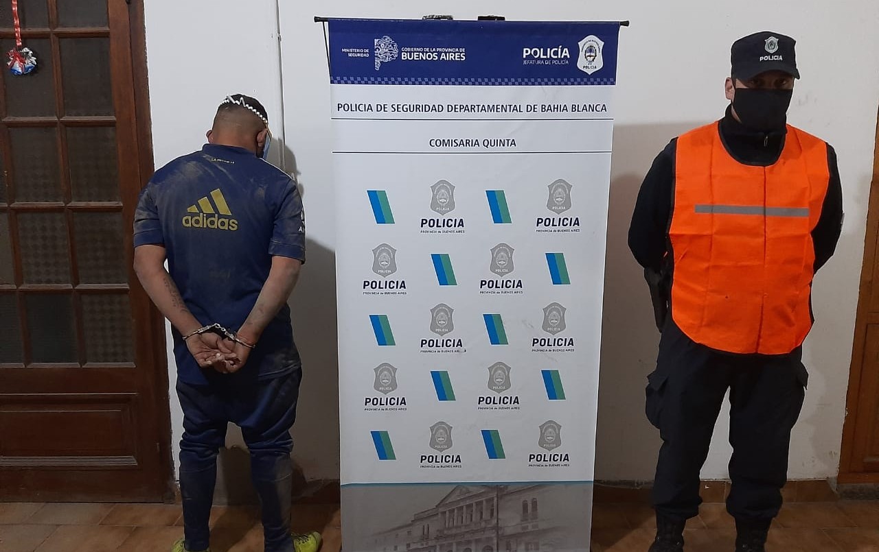 Hirió a una oficial de policía cuando estaba por hacerle el cacheo preventivo y quedó detenido | Actualidad
