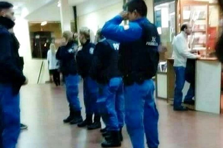 Policías “custodiaron” elecciones estudiantiles de la Universidad de Lomas de Zamora | Actualidad
