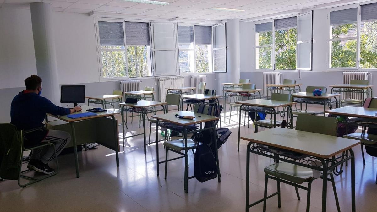 Crean una guía práctica para mantener un aula bien ventilada | Actualidad