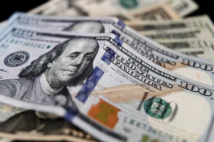 El dólar blue cedió a $149 y ya está a $6 del ahorro | Economía