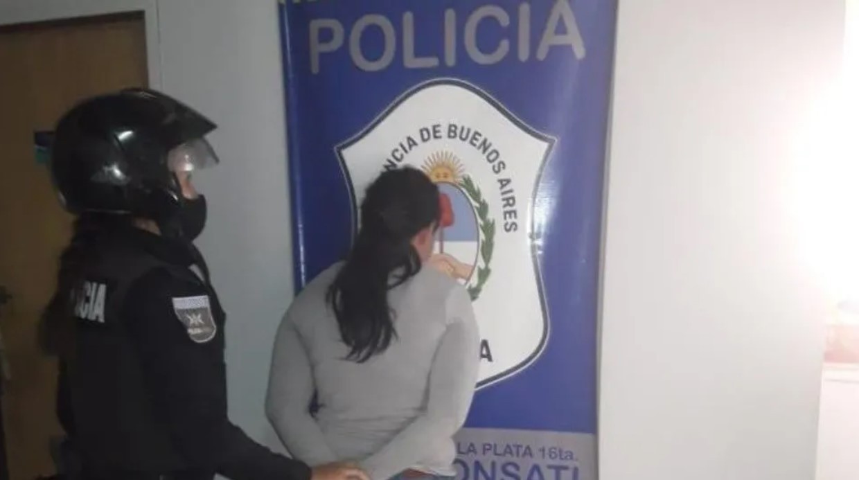 Invitó a una amiga a cenar y a dormir y le terminó robando $20 mil | Actualidad