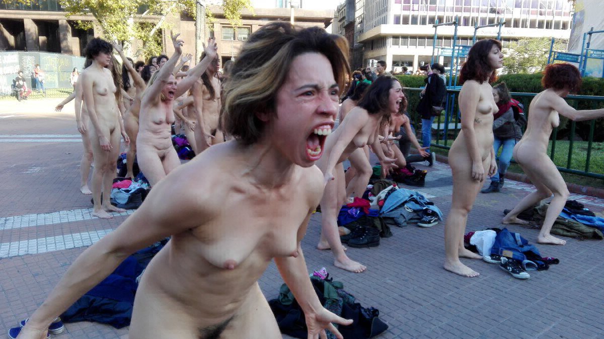 Fotos: mujeres se desnudaron para denunciar que #FemicidioEsGenocidio | Actualidad