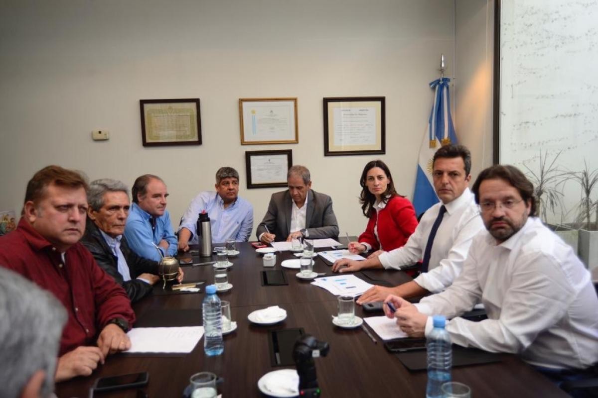Sindicalistas se reúnen con Massa por la suba del piso de Ganancias | Política