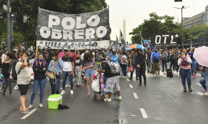 Realizan jornada de protesta en el microcentro porteño para reclamar aumento del salario mínimo | Actualidad