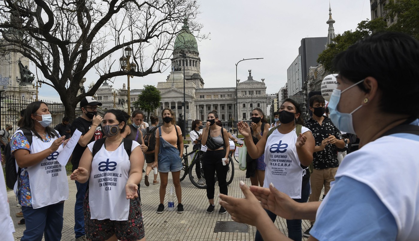 Enfermeros de la Ciudad realizaron caravana en reclamo de aumento de salarios | Actualidad