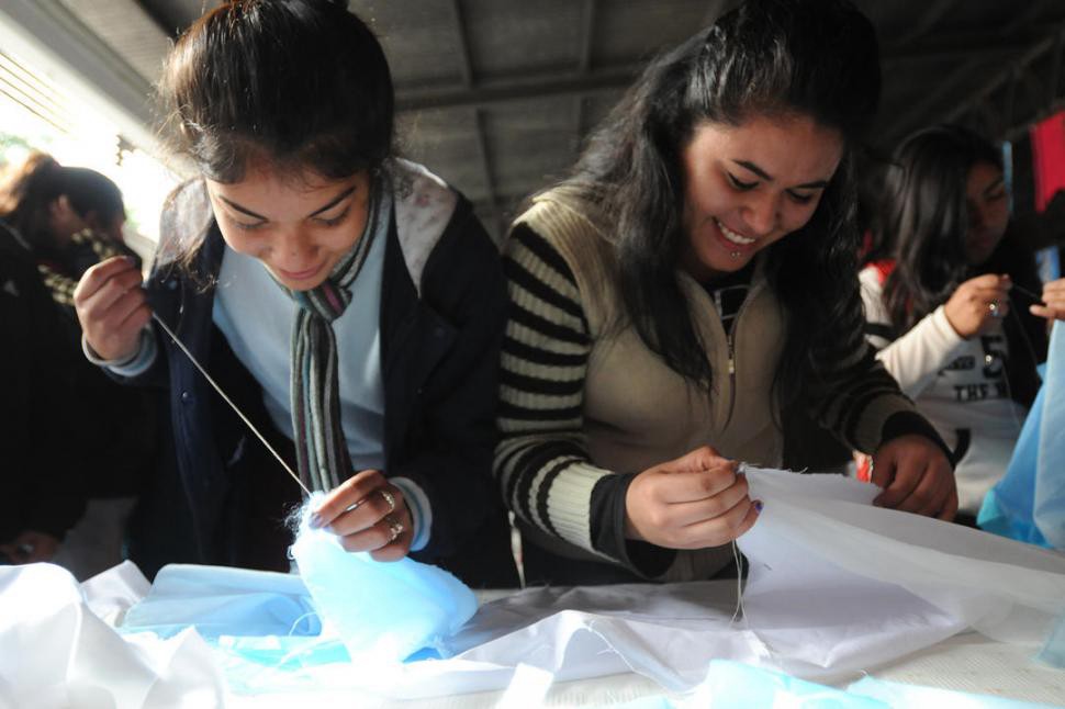 En Tucumán buscan telas blancas y celestes para fabricar la bandera más grande del país | Actualidad