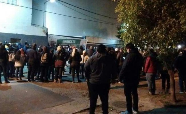Acampe de 600 empleados de PepsiCo tras el anuncio del cierre de la planta en Vicente López | Actualidad