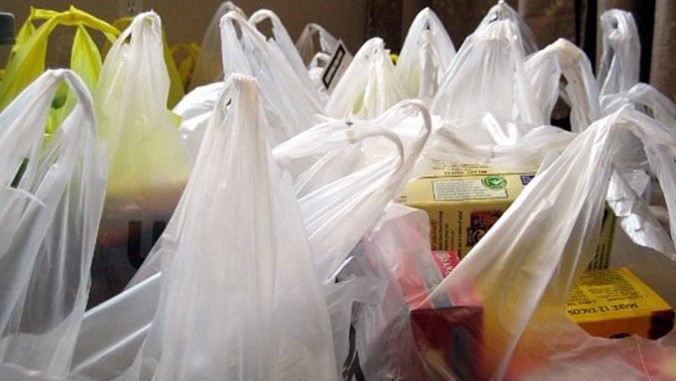 Se evitó el uso de 250 millones de bolsas plásticas al prohibir su entrega en supermercados | Actualidad
