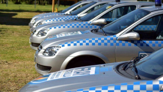 Catamarca: tres policías se bajaron a comer panchos y les robaron el patrullero | Actualidad