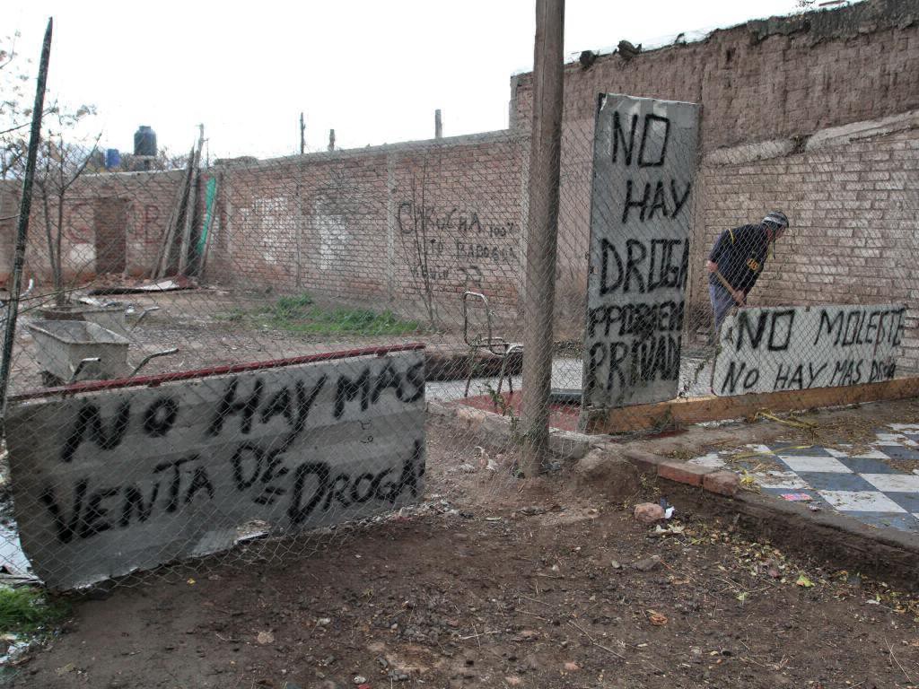 "No moleste, no hay más droga", el cartel que colgó el dueño de un terreno donde funcionaba un kiosco narco | Actualidad