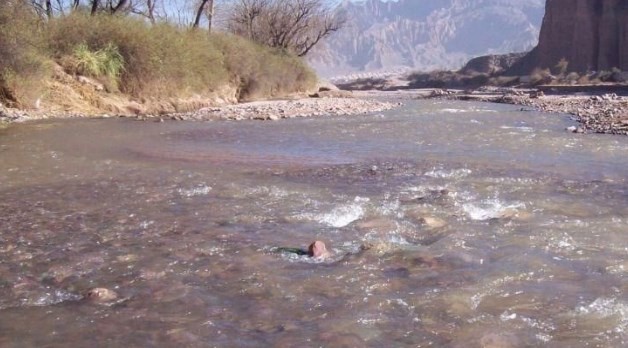 Jujuy: dio a luz a mellizas y las abandonó en un arroyo dentro de una bolsa de residuos | Actualidad
