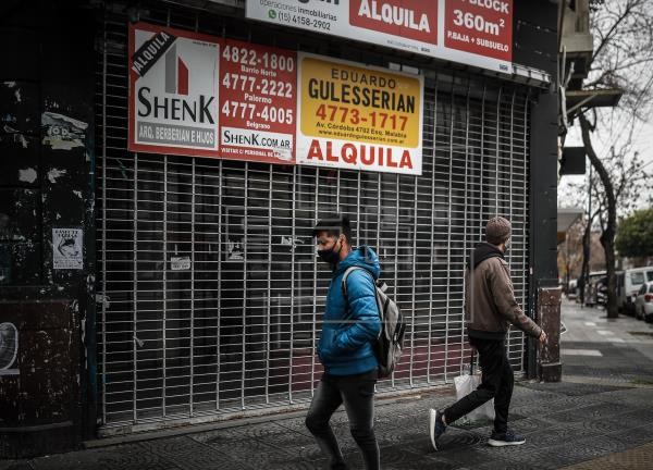 Efecto Covid: 7 de cada 10 familias del AMBA se endeudaron, gastaron ahorros o redujeron consumos | Economía