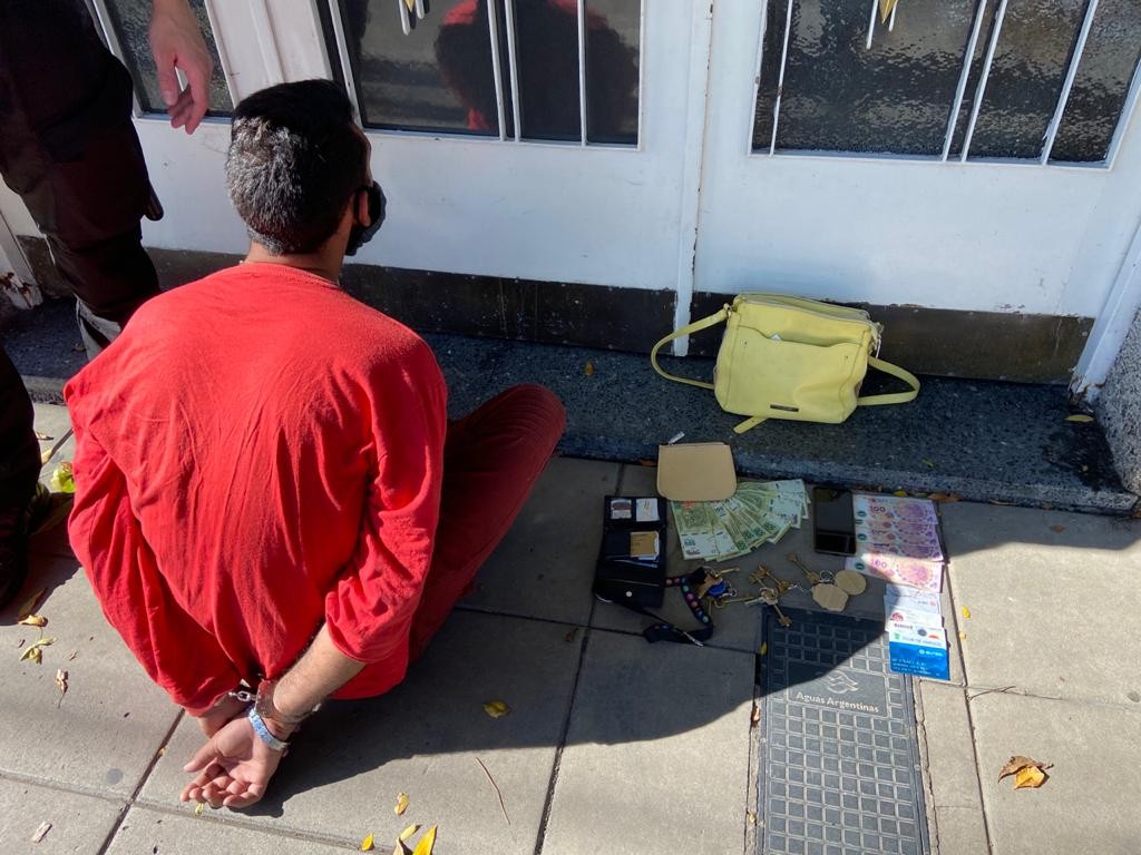 Un ladrón con pedido de captura fue detenido infraganti tras robar en Villa Crespo | Actualidad