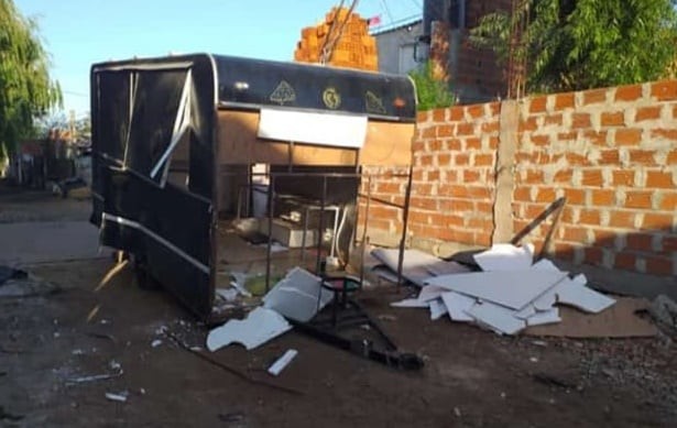 Berazategui: se robaron un food truck y lo encontraron totalmente destrozado | Actualidad