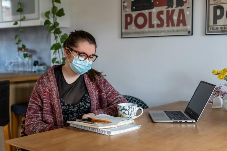 Una joven polaca crea una falsa página web de belleza para ayudar a mujeres agredidas | Internacionales