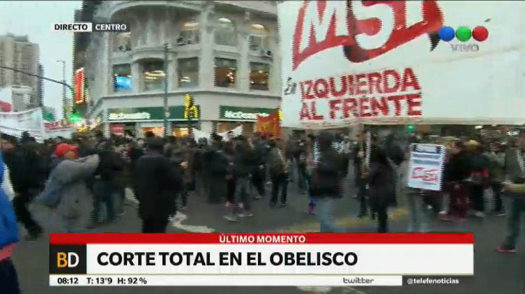 Trabajadores despedidos de PepsiCo cortan el tránsito en el Obelisco | Actualidad