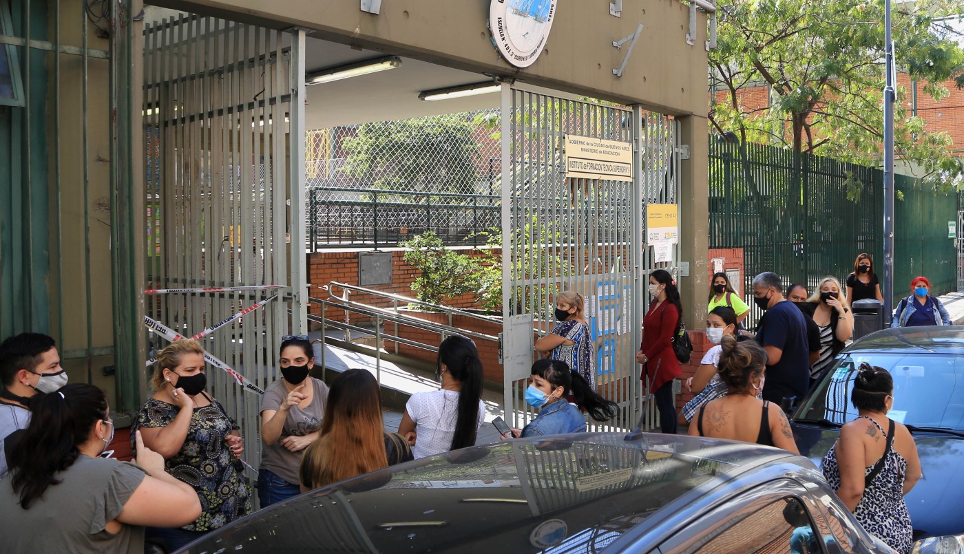 Maestra afirmó que es "mentira" que se cumplan los protocolos en la Ciudad | Actualidad