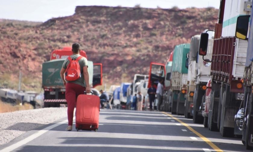 Se agrava el conflicto con trabajadores de la salud en Neuquén: anuncian corte de puentes | Política