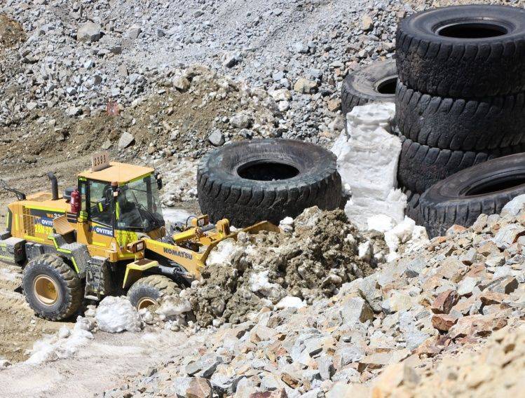 Chile tiró 50 millones de toneladas de escombros tóxicos a la cordillera argentina | Actualidad