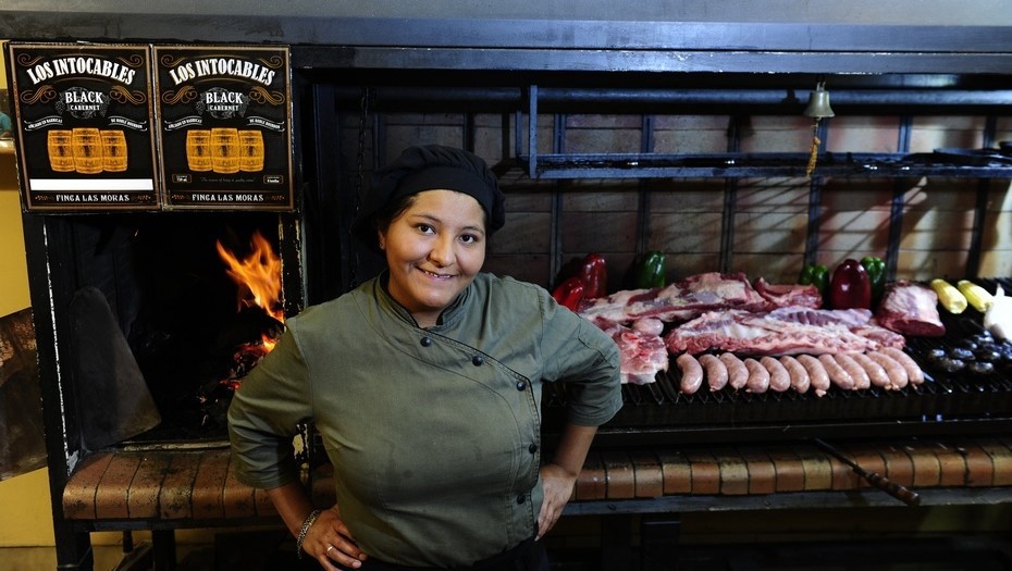 El asado también es cosa de mujeres: Este fin de semana tres chicas participan en el mundial parrillero | Actualidad