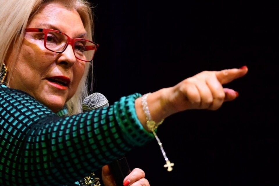 Elisa Carrió criticó a Mauricio Macri: "Si fui una líder de convicciones y de principios, no me puedo ir a vacunar a Miami" | Política