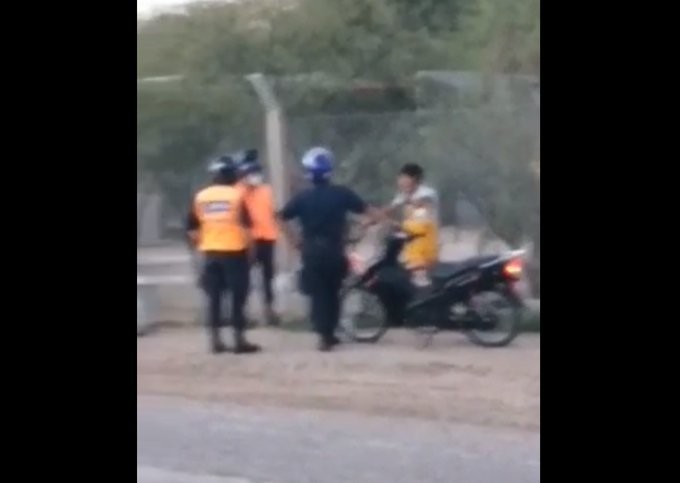 Video: la policía detuvo a un chico de 14 años que salió a cargar la garrafa fuera del horario de confinamiento | Actualidad