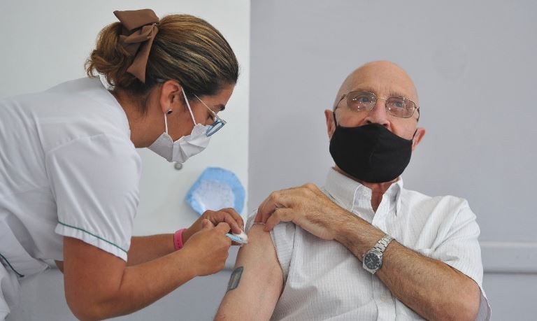 El gobierno de la Provincia ahora relativiza plazos para completar dosis | Actualidad