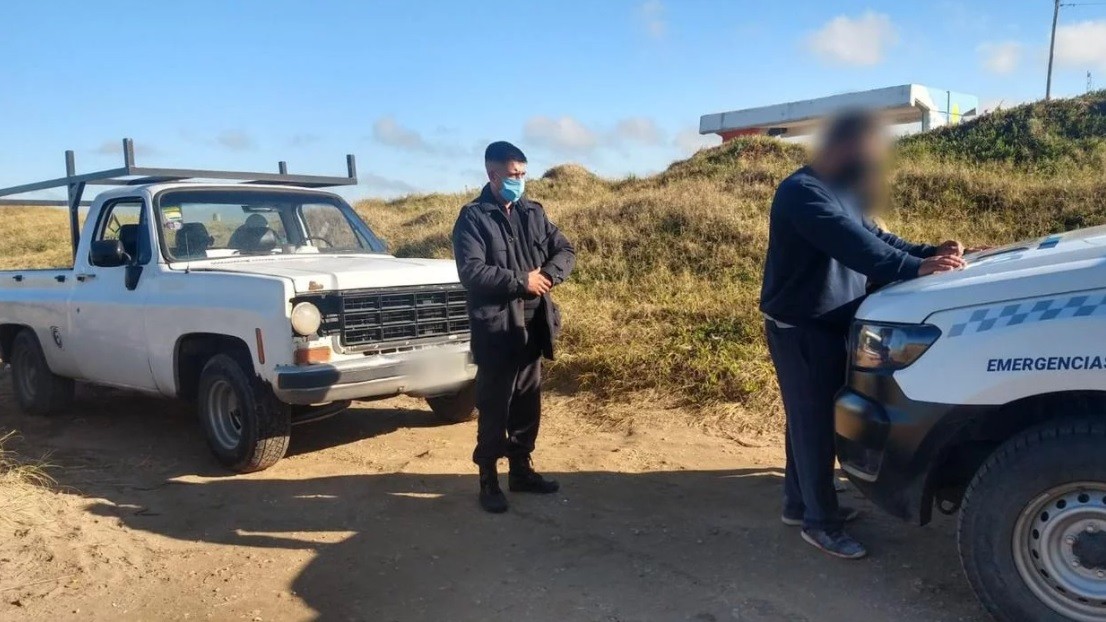 Mar del Plata: bajaron a la playa en camioneta para robar arena | Actualidad