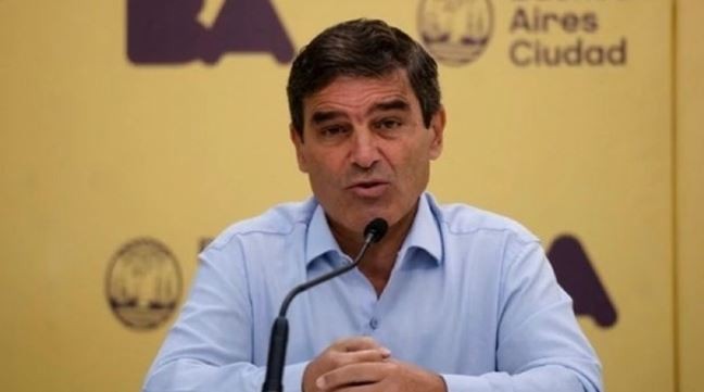 Fernán Quirós: "No está permitido el cruce de marcas de vacunas" | Política