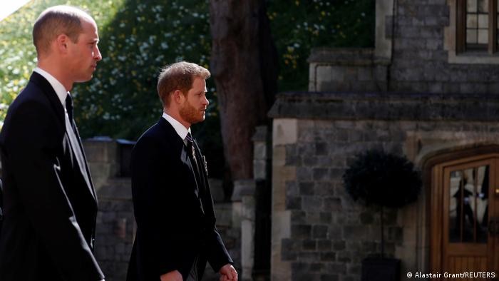 El príncipe Enrique y su hermano Guillermo encabezan la inauguración de la estatua de Diana | Internacionales