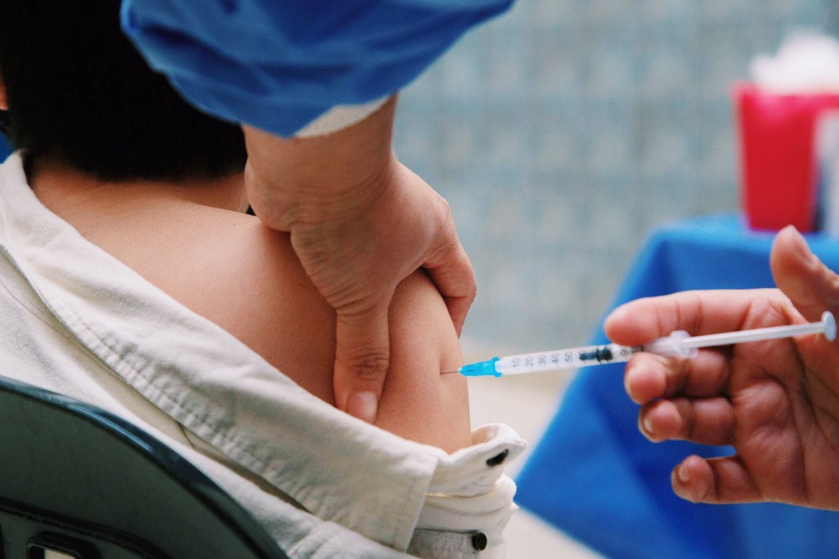 Aprobación de las vacunas Moderna y Sinopharm en menores es "inminente", según Gollan | Actualidad