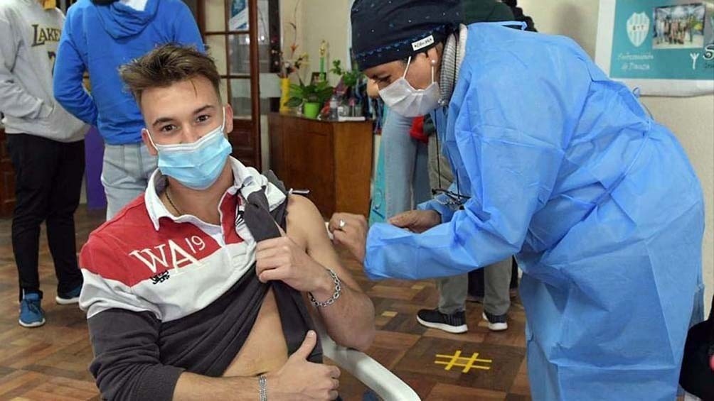 Comienza la vacunación de adolescentes de 12 a 17 años con factores de riesgo | Actualidad