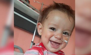 Venden empanadas para costear los gastos de la cirugía de su beba | Actualidad