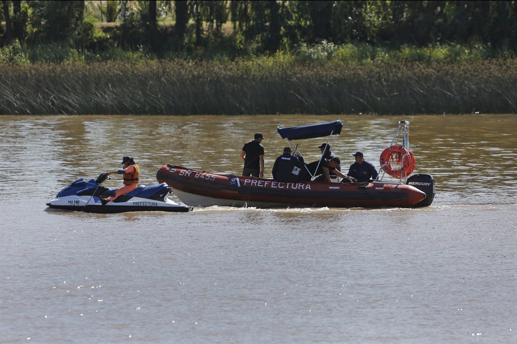 Sigue la búsqueda del joven que se tiró al río Luján desde un barco | Actualidad