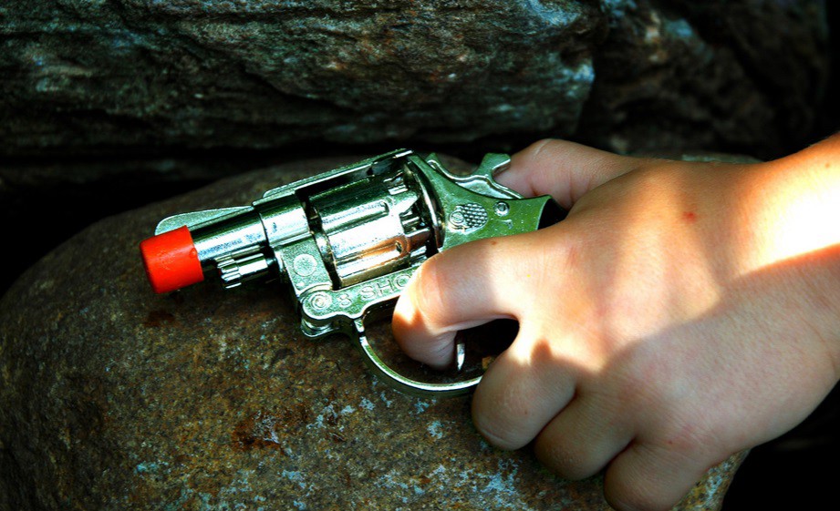 Proyecto para prohibir la fabricación de juguetes que repliquen armas | Actualidad
