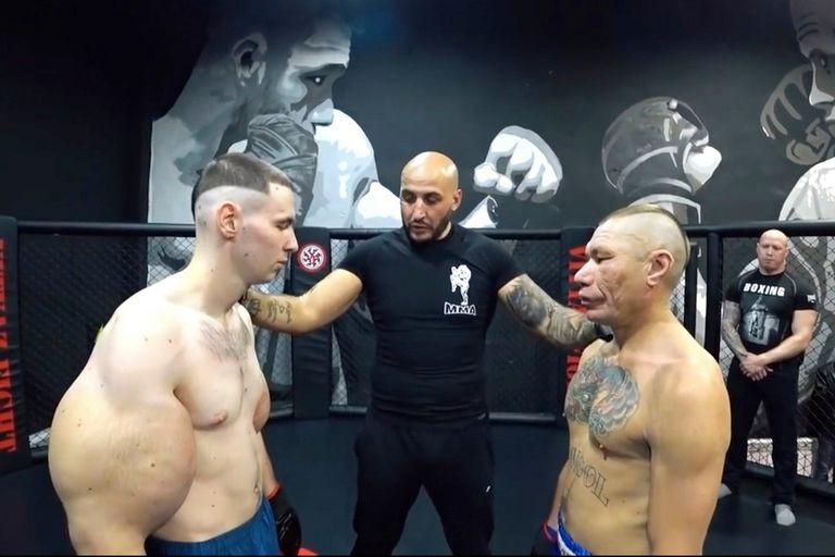 Video: el momento en que le explotan los brazos al "popeye ruso" durante una pelea de MMA | Internacionales