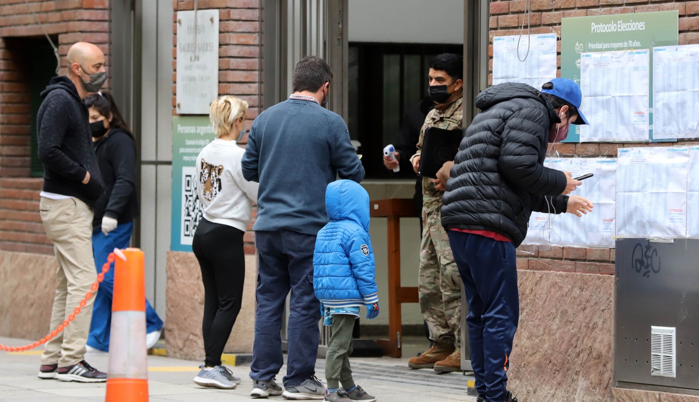 Las PASO avanzaban con 99% de locales de votación abiertos | Política