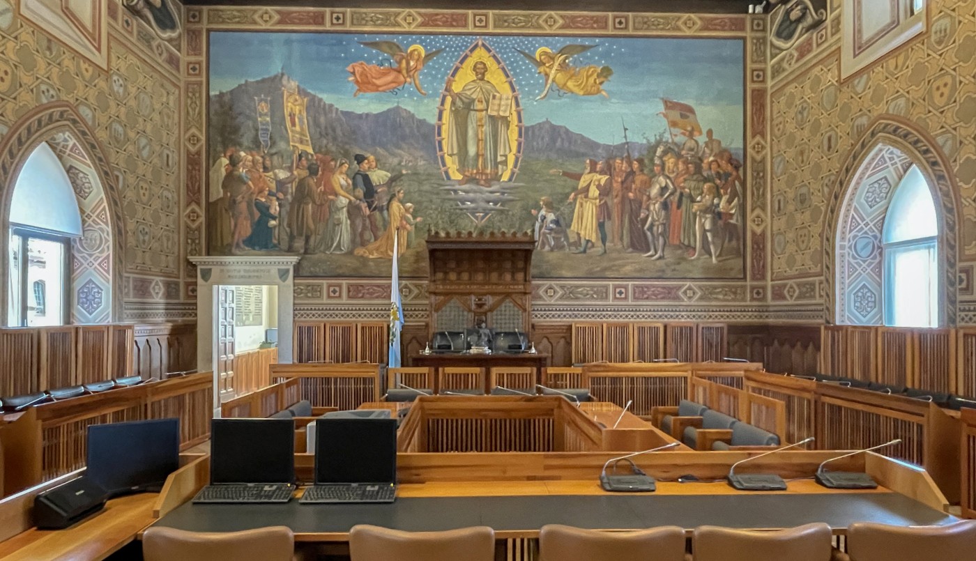 Italia: arrestaron a un párraco acusado de usar dinero de la Iglesia para orgías y drogas | Internacionales