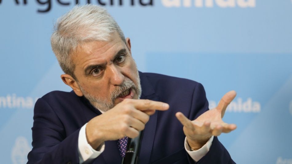 Aníbal Fernández, sobre las pistolas Taser: "Argentina no está preparada para eso" | Política