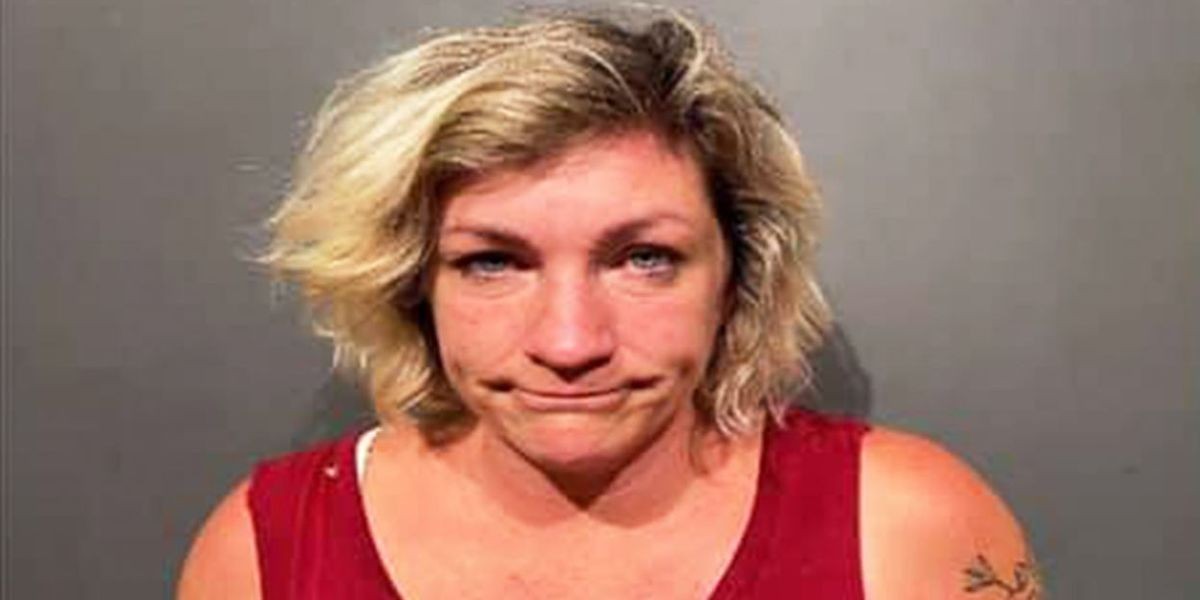 Una mujer arrastró a su hija de 8 años con el auto: la nena intentaba evitar que maneje borracha | Internacionales