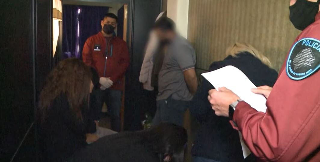 Desbaratan un prostíbulo en el barrio de Belgrano que explotaba sexualmente a mujeres | Actualidad