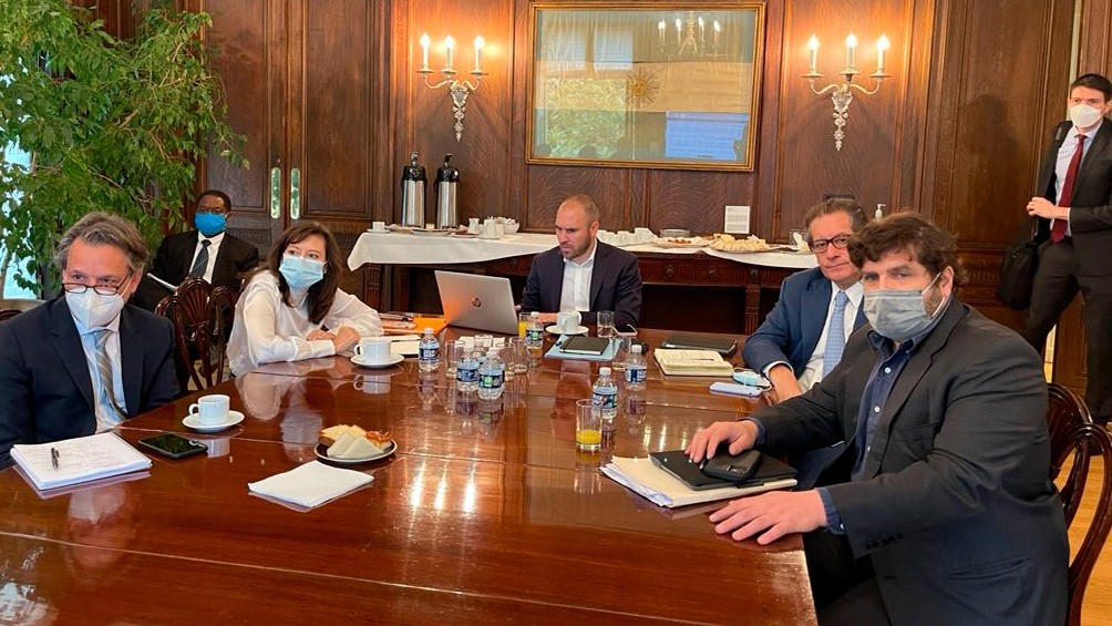 Martín Guzmán y Miguel Pesce analizaron aspectos técnicos de la negociación con el equipo del FMI | Economía