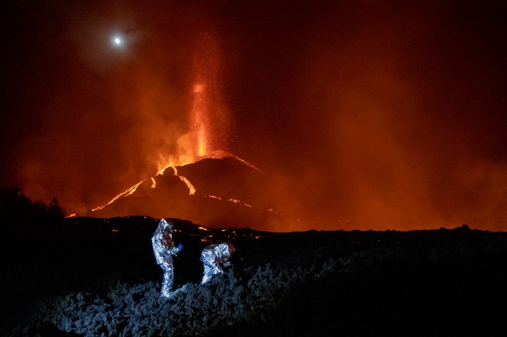 Video: el crujido en el avance de la lava del volcán en La Palma | Internacionales