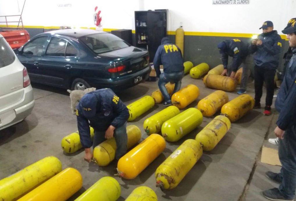 Operación Minions: Secuestran 53 kilos de cocaína ocultos en tubos de GNC | Actualidad